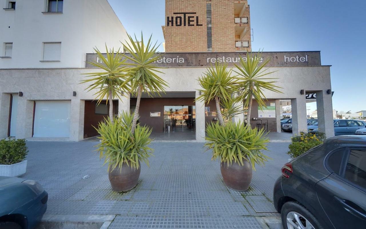 Hotel Moya Navalmoral De La Mata Ngoại thất bức ảnh