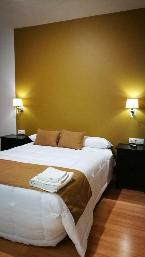 Hotel Moya Navalmoral De La Mata Ngoại thất bức ảnh