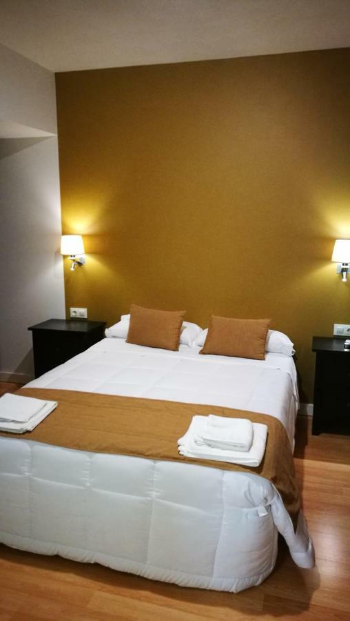 Hotel Moya Navalmoral De La Mata Ngoại thất bức ảnh
