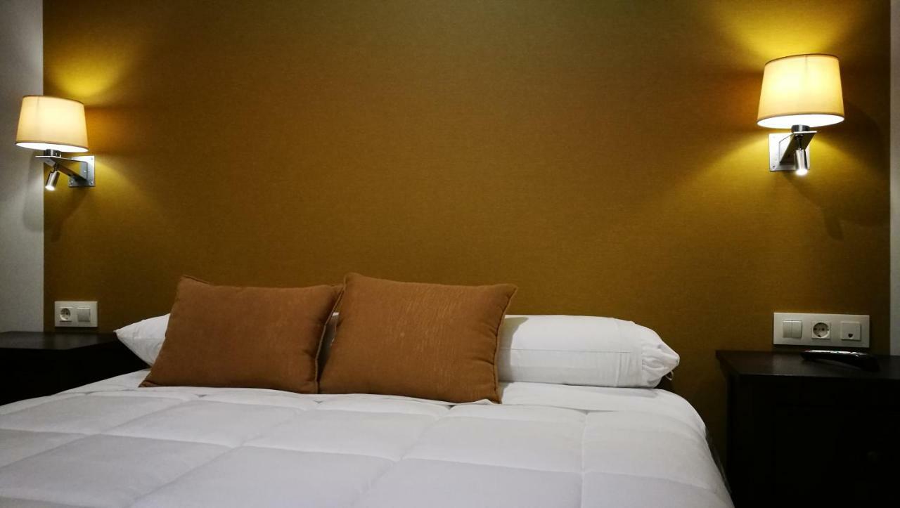 Hotel Moya Navalmoral De La Mata Ngoại thất bức ảnh