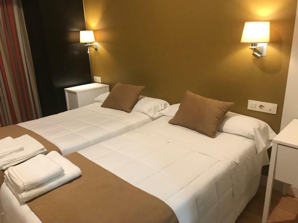 Hotel Moya Navalmoral De La Mata Ngoại thất bức ảnh