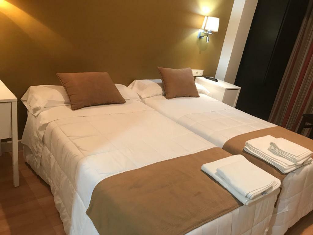 Hotel Moya Navalmoral De La Mata Ngoại thất bức ảnh