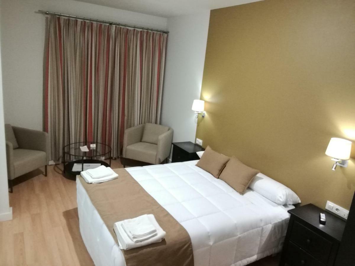 Hotel Moya Navalmoral De La Mata Ngoại thất bức ảnh