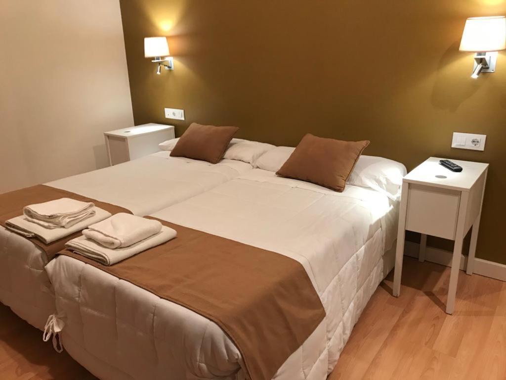Hotel Moya Navalmoral De La Mata Ngoại thất bức ảnh